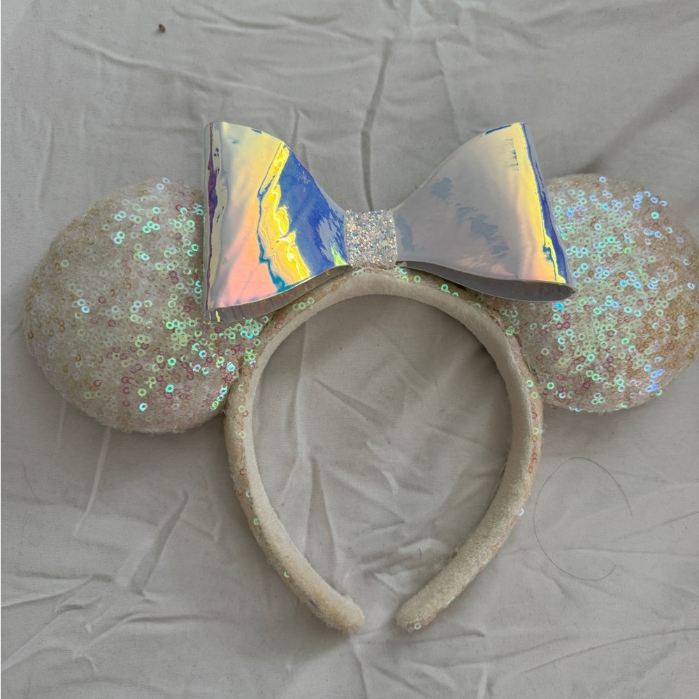 Disney Parks Minnie Mouse White Sequin Iridescent Ears Holographic Bow Headbands